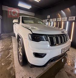 جیپ گراند شیرۆکی